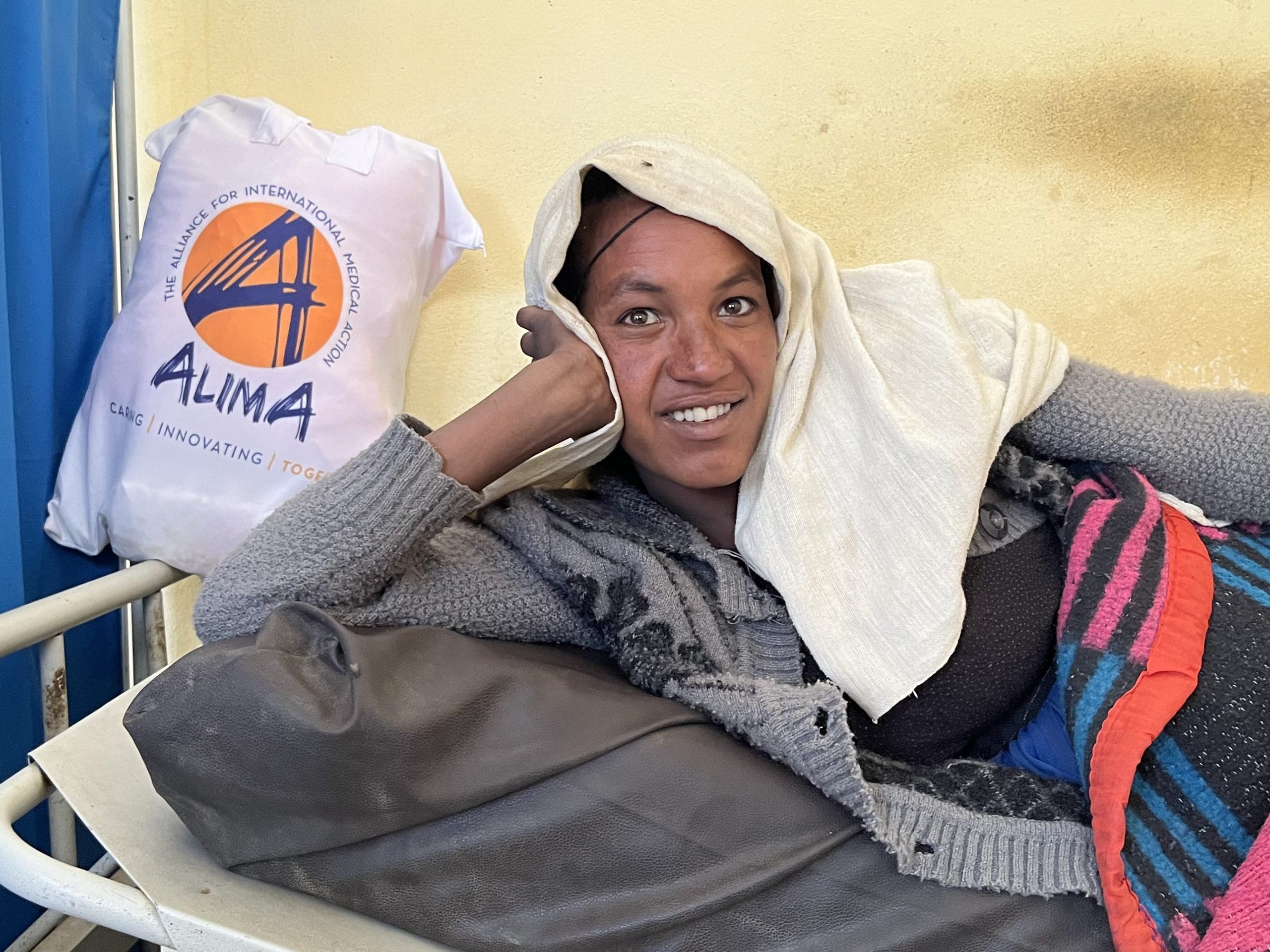 Des soins fournis par les femmes et pour les femmes au Tigré 2 By Women For Women Providing Care in Tigray 3 edited scaled